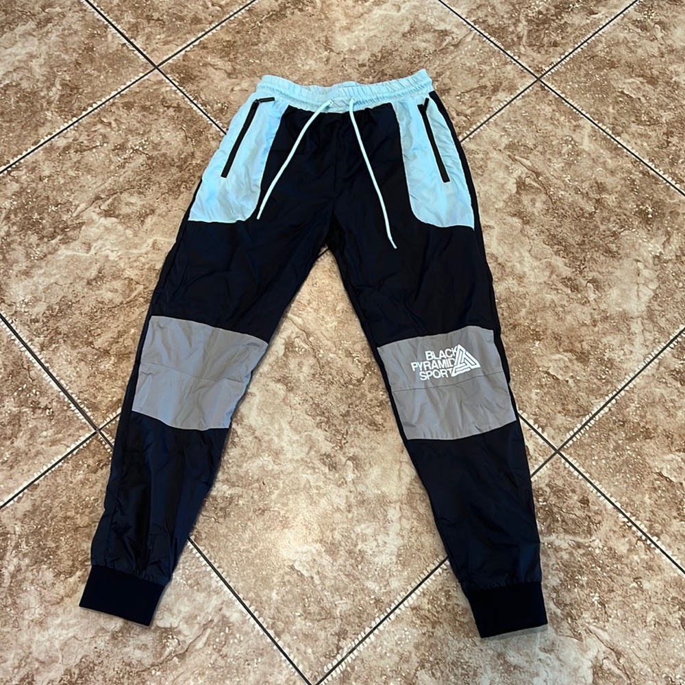 Black pyramid Chris brown wind pants